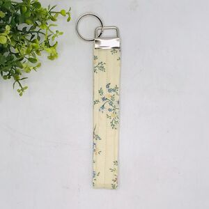 Handmade Wristlet Keychain Cream Fabric Silver Hardware Stocking Stuffer 7.5"